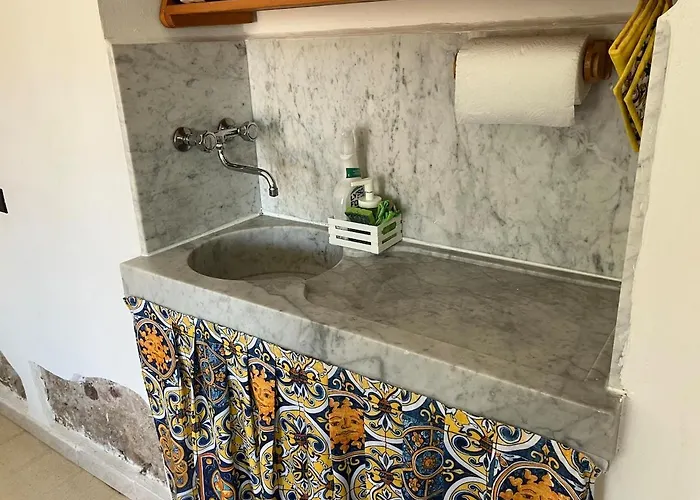 Apartament Ferlisi S House